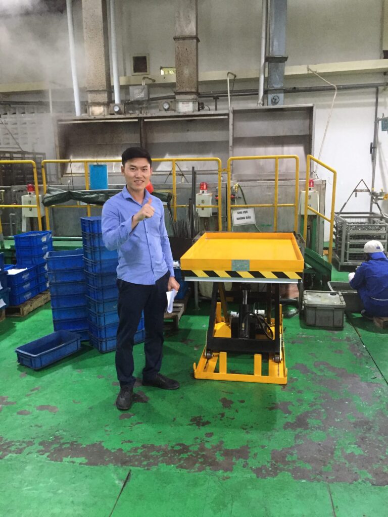bàn nâng hạ
