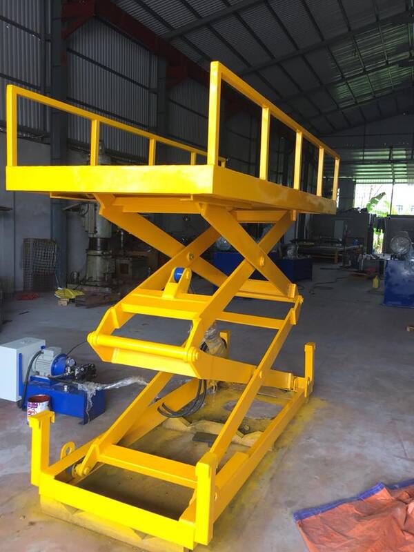 Bàn nâng hạ thủy lực là thiết bị được dùng để nâng hạ hàng hóa nặng