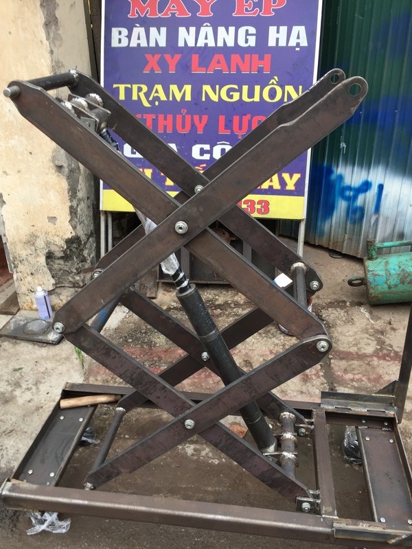 Hệ thống nâng hạ thủy lực sở hữu nhiều ưu điểm vượt trội, giúp tiết kiệm ngân sách đầu tư cho doanh nghiệp
