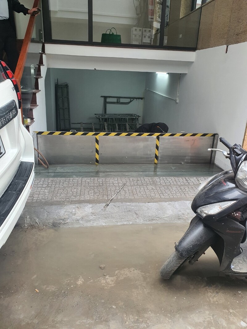 Cửa chống ngập tự động tại quận Long Biên