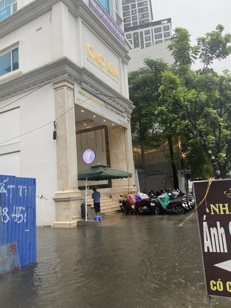 Cửa chống ngập tự động tại quận Nam Từ Liêm