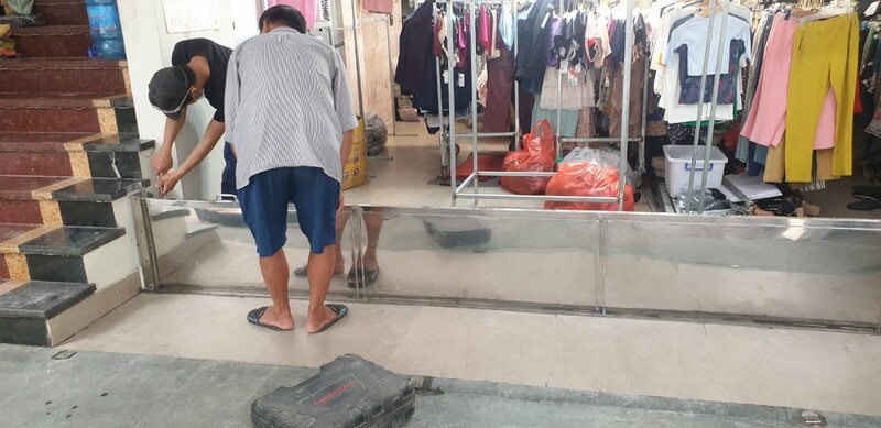 Cửa chống ngập tự động tại quận Tây Hồ