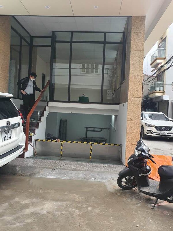 Cửa chống ngập tự động tại quận Tây Hồ